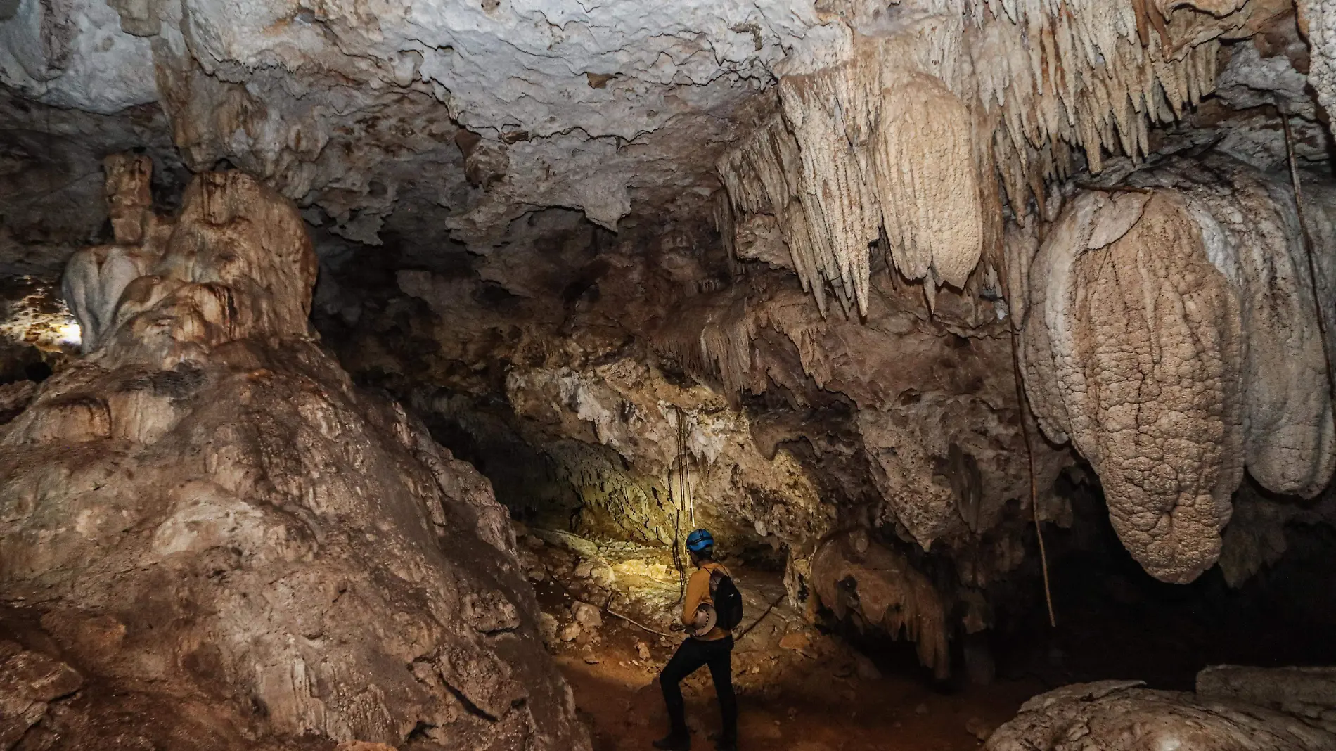 Cuevas-Abajo-Debajo Del Trazo del Tren Maya-Piso Hueco-Maquinaria-Cenotes-Agua (27)